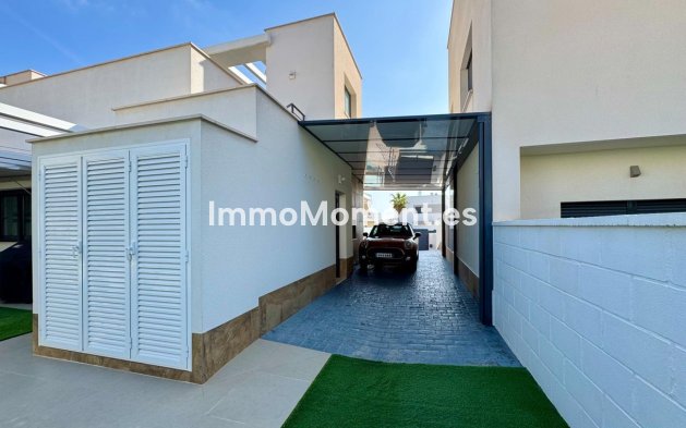 Reventa - Villa independiente - San Miguel de Salinas - San Miguel de Salinas Centro