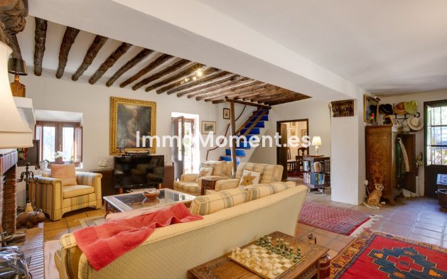 Wiederverkauf - Freistehende Villa - Estepona  - Estepona Centro