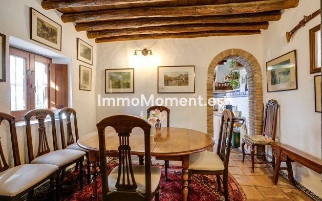 Wiederverkauf - Freistehende Villa - Estepona  - Estepona Centro