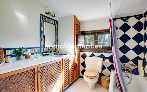 Wiederverkauf - Freistehende Villa - Estepona  - Estepona Centro