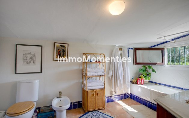 Wiederverkauf - Freistehende Villa - Estepona  - Estepona Centro
