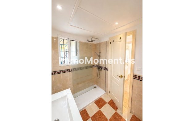 Revente - Appartement - Estepona  - Estepona Centro
