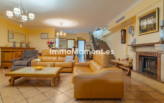 Wiederverkauf - Freistehende Villa -   Inländisch - Alhaurín el Grande Centro