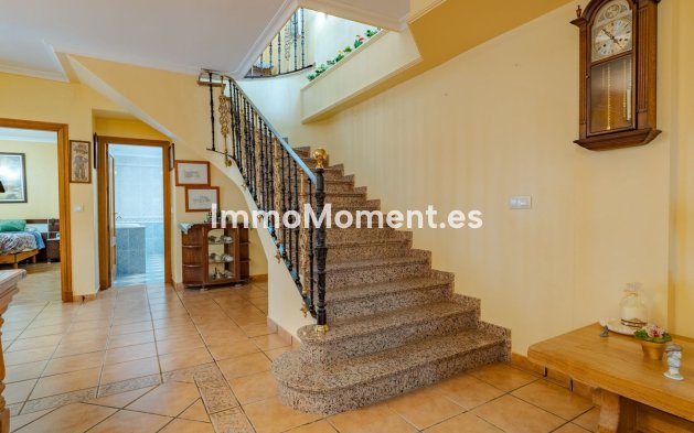 Wiederverkauf - Freistehende Villa -   Inländisch - Alhaurín el Grande Centro