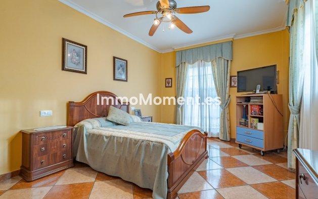 Wiederverkauf - Freistehende Villa -   Inländisch - Alhaurín el Grande Centro