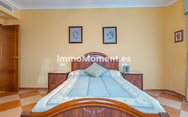 Wiederverkauf - Freistehende Villa -   Inländisch - Alhaurín el Grande Centro