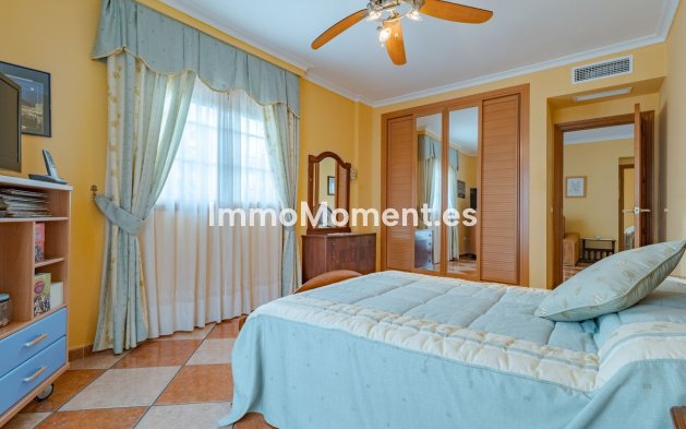 Wiederverkauf - Freistehende Villa -   Inländisch - Alhaurín el Grande Centro