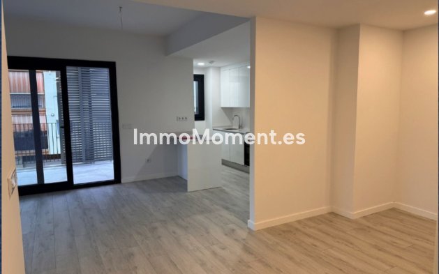 Resale - Apartment - Estepona - Estepona Centro