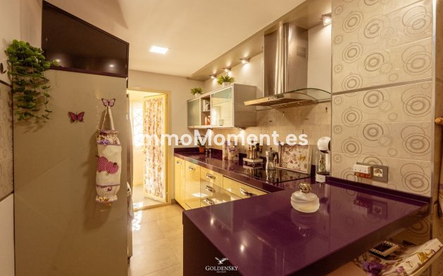 Resale - Apartment - Estepona - Estepona Centro