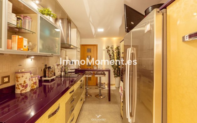 Resale - Apartment - Estepona - Estepona Centro