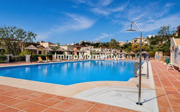 Resale - Apartment - Benahavís - Los Arqueros