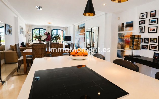 Resale - Apartment - Benahavís - Los Arqueros