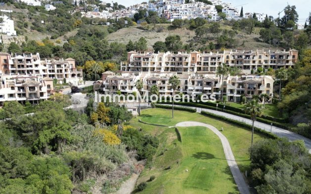 Resale - Apartment - Benahavís - Los Arqueros