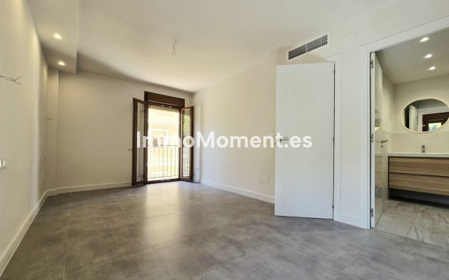 Resale - Apartment - Málaga - Málaga Centro