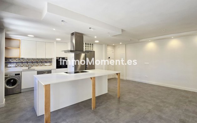 Resale - Apartment - Málaga - Málaga Centro