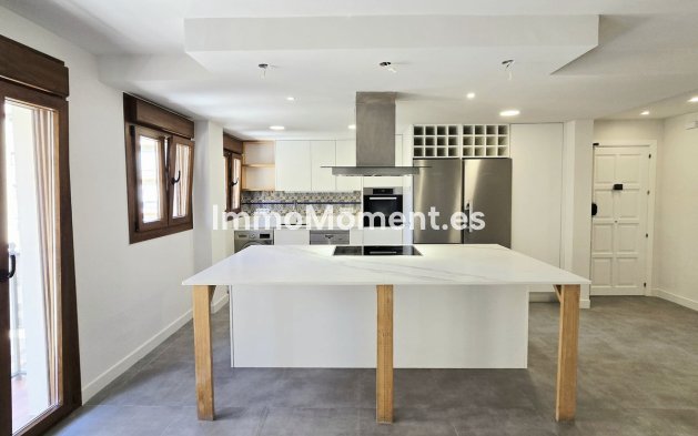 Resale - Apartment - Málaga - Málaga Centro