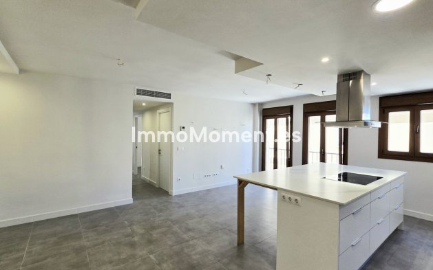 Resale - Apartment - Málaga - Málaga Centro