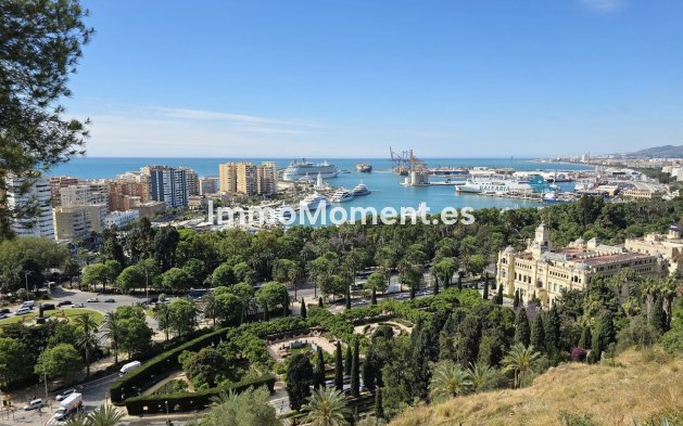 Resale - Apartment - Málaga - Málaga Centro