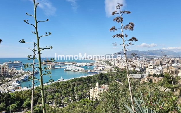 Resale - Apartment - Málaga - Málaga Centro
