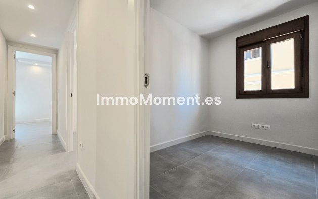 Resale - Apartment - Málaga - Málaga Centro
