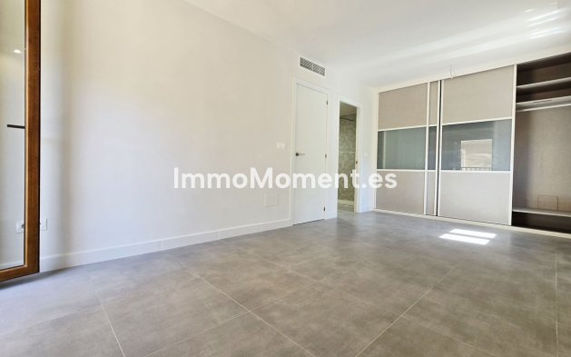 Resale - Apartment - Málaga - Málaga Centro
