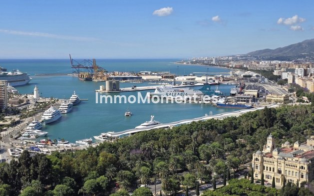 Resale - Apartment - Málaga - Málaga Centro