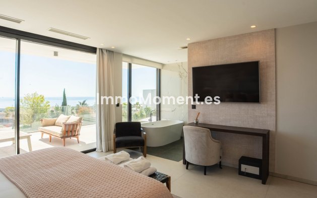 Reventa - Villa independiente - Estepona  - Estepona Centro