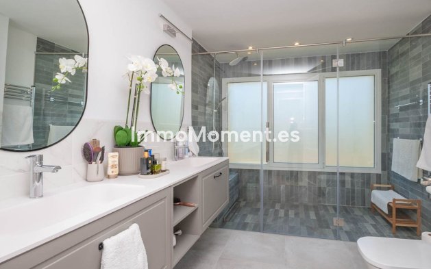 Resale - Apartment - Marbella - Elviria