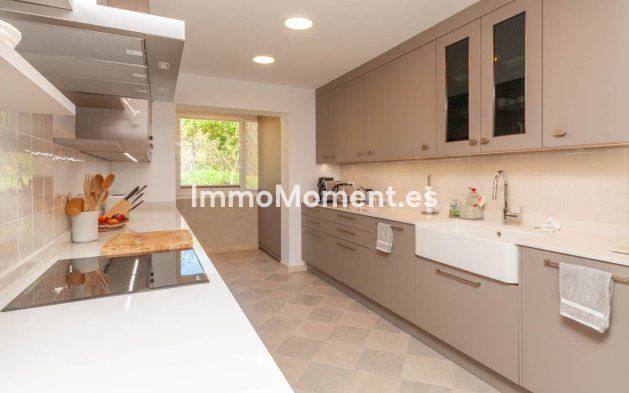 Resale - Apartment - Marbella - Elviria