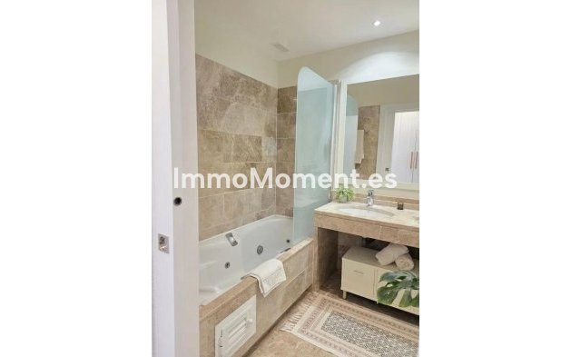 Wiederverkauf - Freistehende Villa - Marbella - Santa Clara
