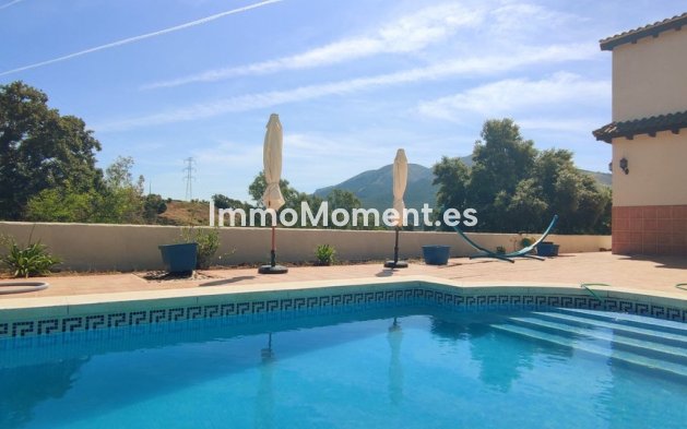 Resale - Country house - Inland  - Alhaurín el Grande Centro
