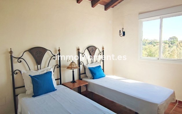 Resale - Country house - Inland  - Alhaurín el Grande Centro
