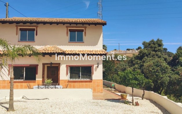 Resale - Country house - Inland  - Alhaurín el Grande Centro
