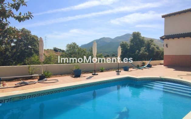 Resale - Country house - Inland  - Alhaurín el Grande Centro