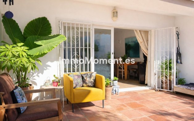 Reventa - Villa independiente - Estepona  - Benamara