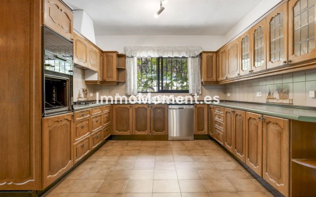 Wiederverkauf - Freistehende Villa - Marbella - Marbella Centro