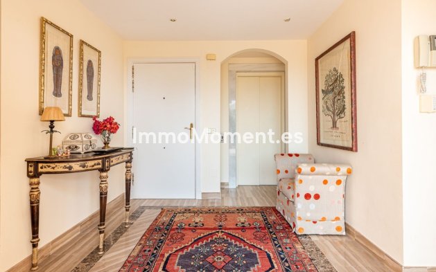 Resale - Apartment - Marbella - Elviria