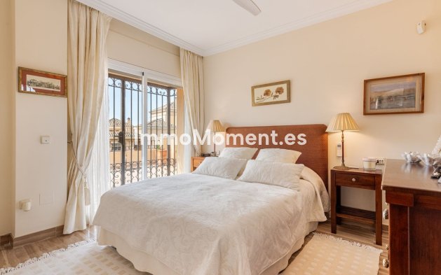Resale - Apartment - Marbella - Elviria