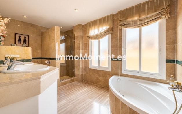 Resale - Apartment - Marbella - Elviria