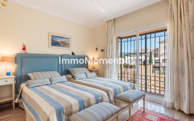 Resale - Apartment - Marbella - Elviria
