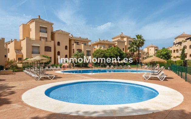 Resale - Apartment - Marbella - Elviria