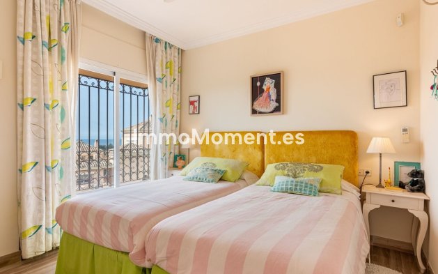 Resale - Apartment - Marbella - Elviria