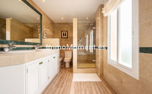 Resale - Apartment - Marbella - Elviria