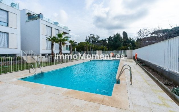 Resale - Apartment - Marbella - Elviria
