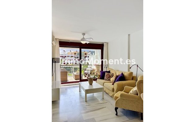Resale - Apartment - Estepona - Selwo