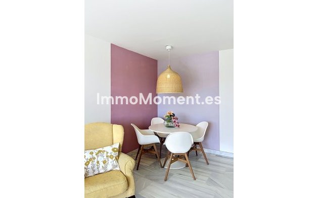 Resale - Apartment - Estepona - Selwo