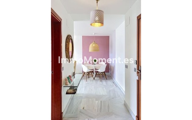Resale - Apartment - Estepona - Selwo