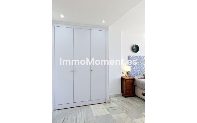 Resale - Apartment - Estepona - Selwo