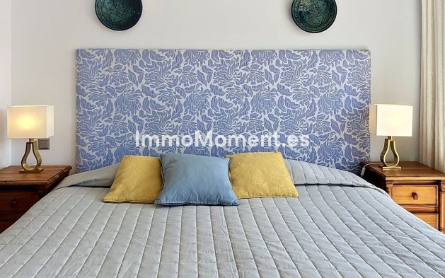 Resale - Apartment - Estepona - Selwo
