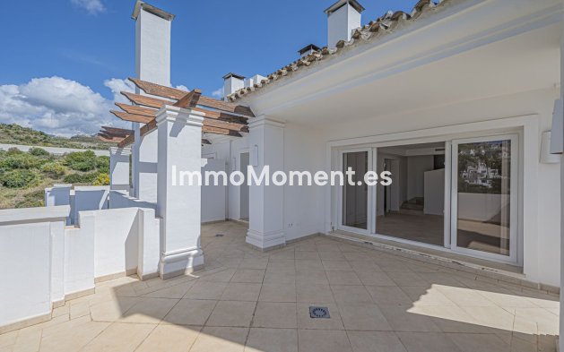 Resale - Apartment - Marbella - Nueva Andalucía